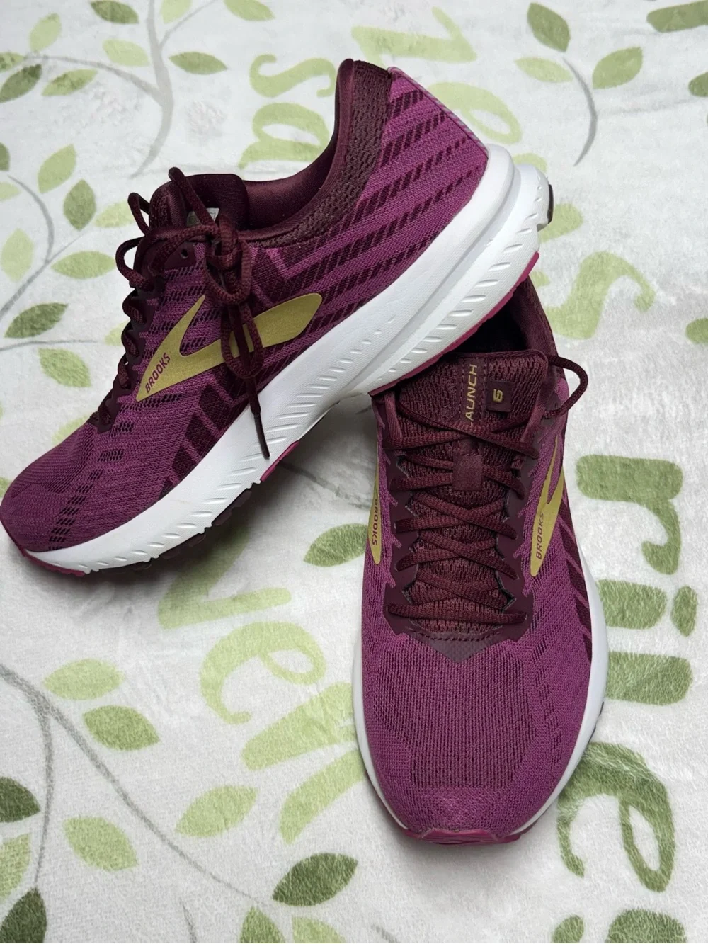 Brooks Launch 6 Women’s Running Shoes Purple White Mesh Lace-Up Sneakers US 9.5